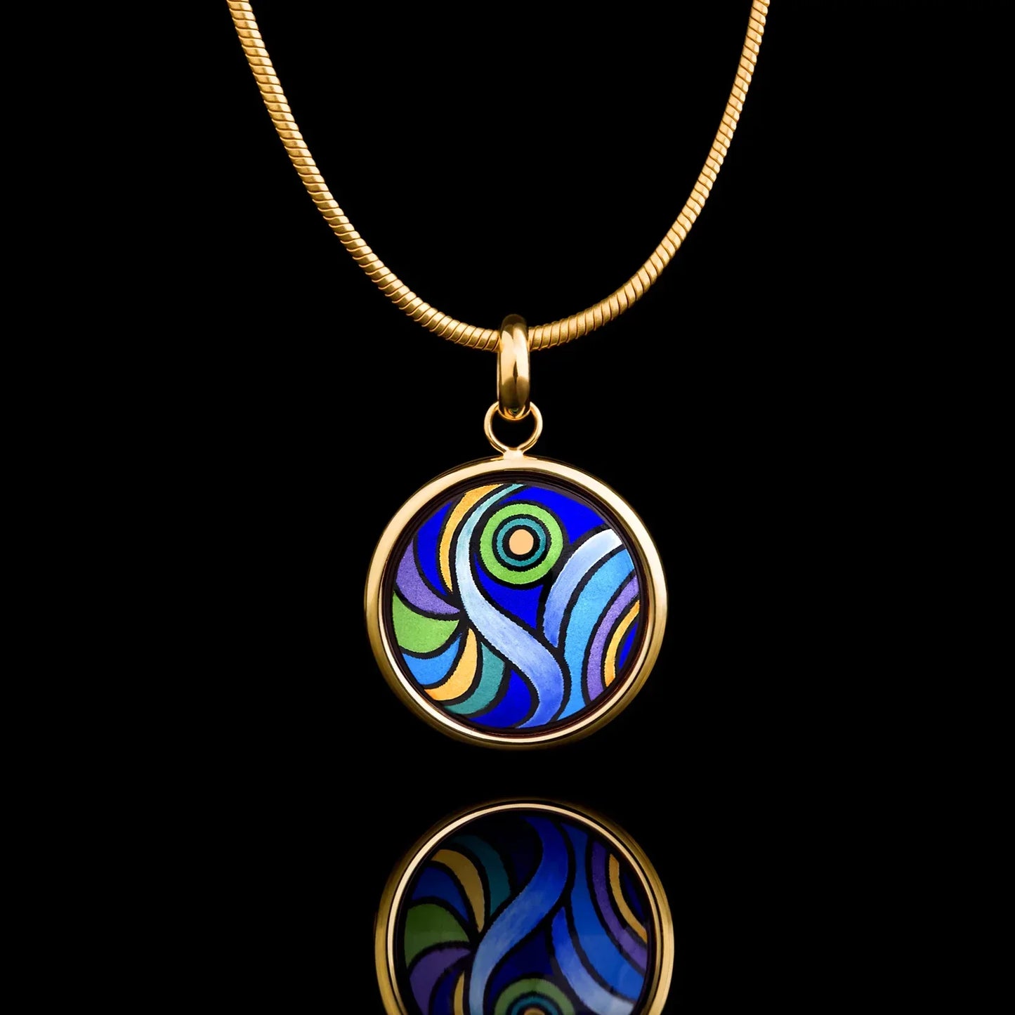 Starry Night round necklace inspired by Van Gogh’s masterpiece, featuring an enamel design perfect for art and luxury jewelry lovers.
