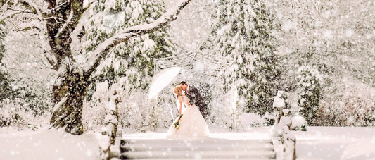 WINTER-WEDDING-10-REASONS-TO-ORGANIZE-IT Starry Cradles
