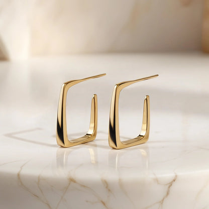 Minimalist hoop earrings