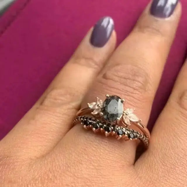 Unique engagement ring review of a customer