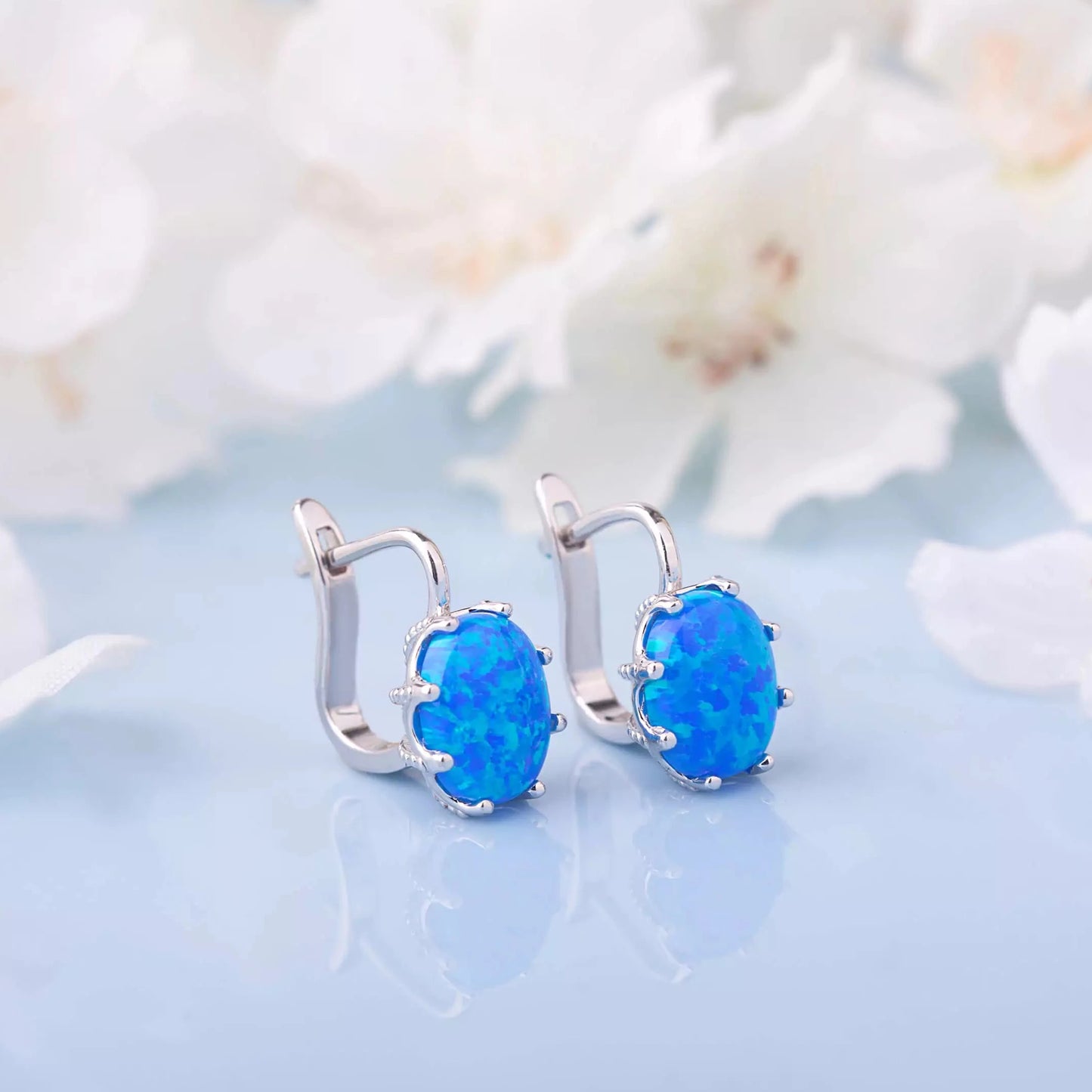 Blue Opal Vintage earrings made of white gold