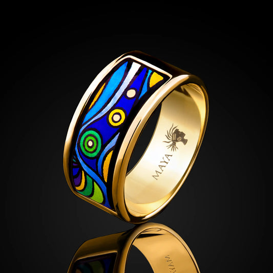 Yellow gold ring with the painting of Van Gogh's "Starry Night"